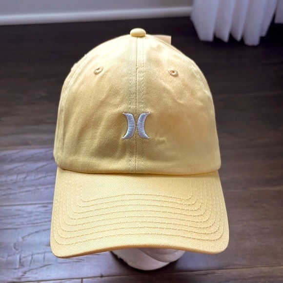 Hurley Mom Iconic Hat, snap back six panel vented,button top,embroidered logo - Picture 1 of 8